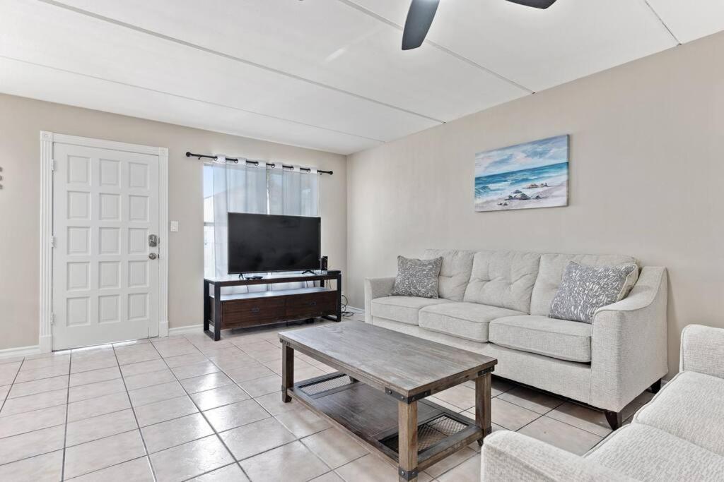 2 Bed 1 Bath Condo By Beach & Entertainment 南帕诸岛 外观 照片